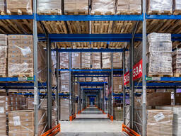 Фронтальные стеллажи